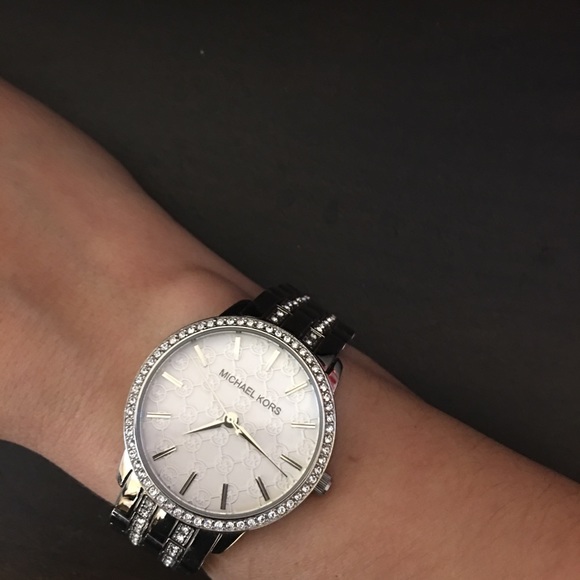 Authentic Michael Kors Watch - Picture 4 of 4